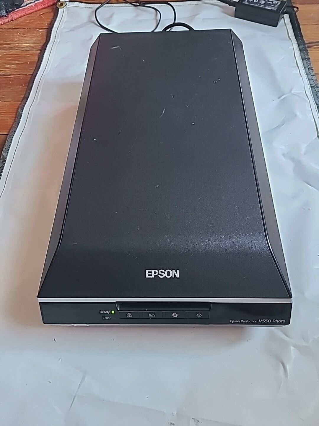 Epson Perfection V550 Photo & Document Scanner - Power Supply & USB Included