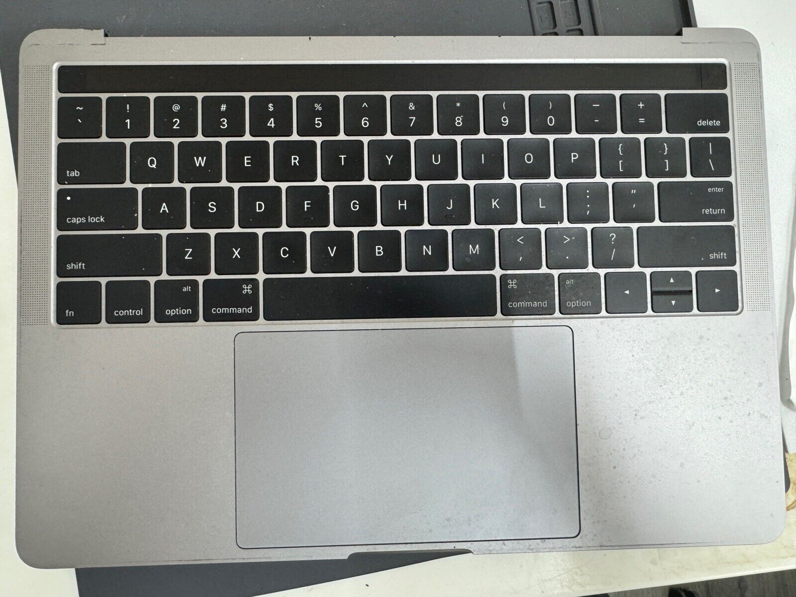 PARTS ONLY 2016 Apple MacBook Pro A1706 No Screen Locked