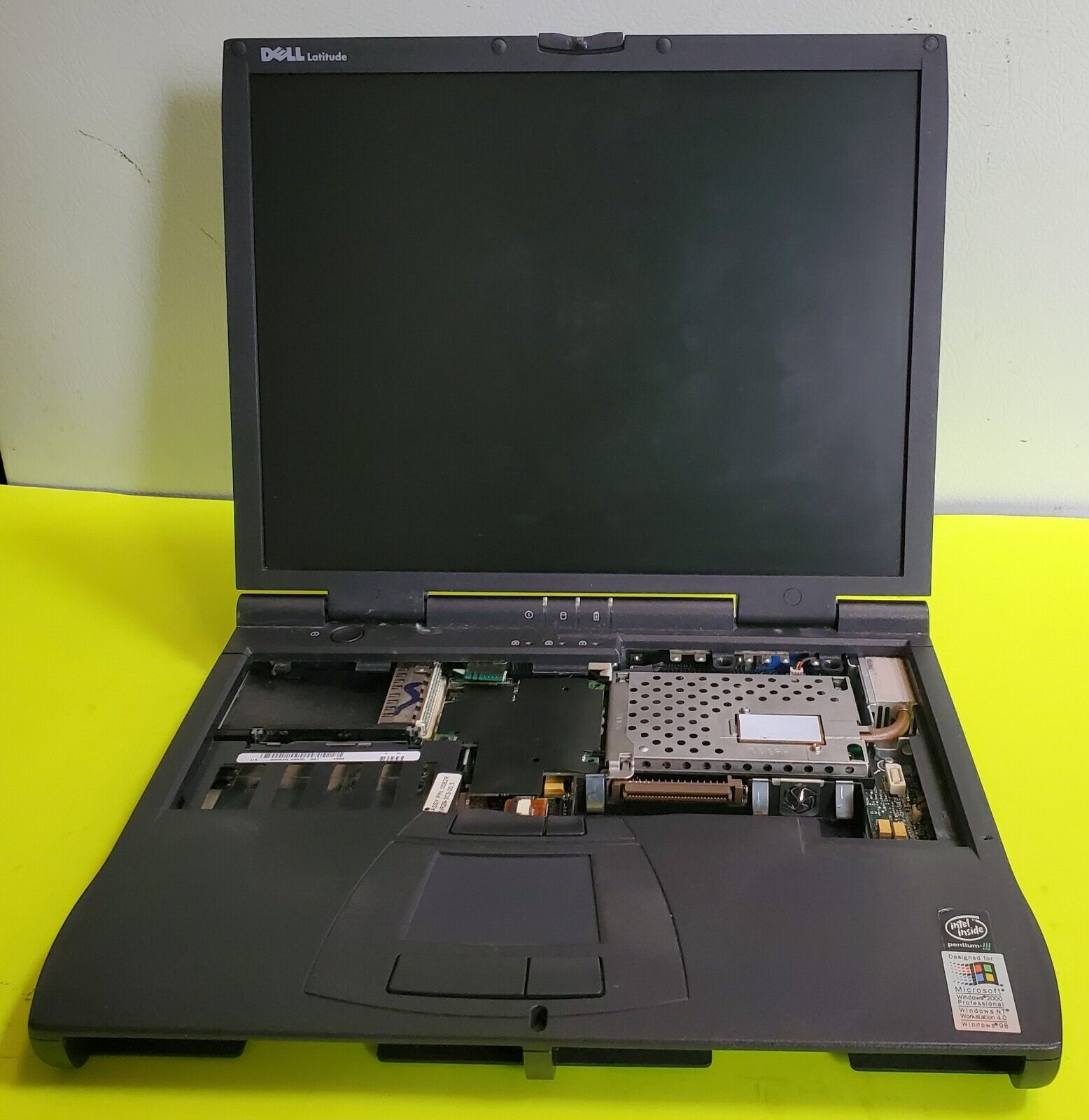 Dell Latitude CPx Model PPX Pentium III Vintage Laptop Computer - Sold AS IS