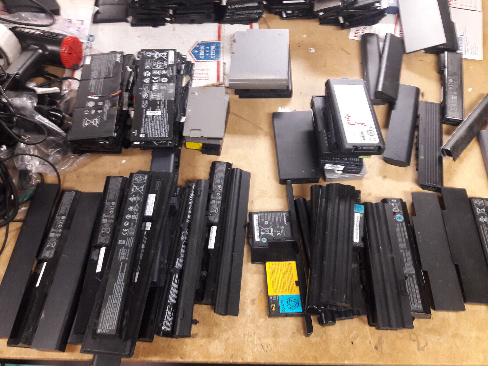 Lot of 45 Assorted Laptop Batteries - Cell Recovery / Scrap Repair Lithium Ion
