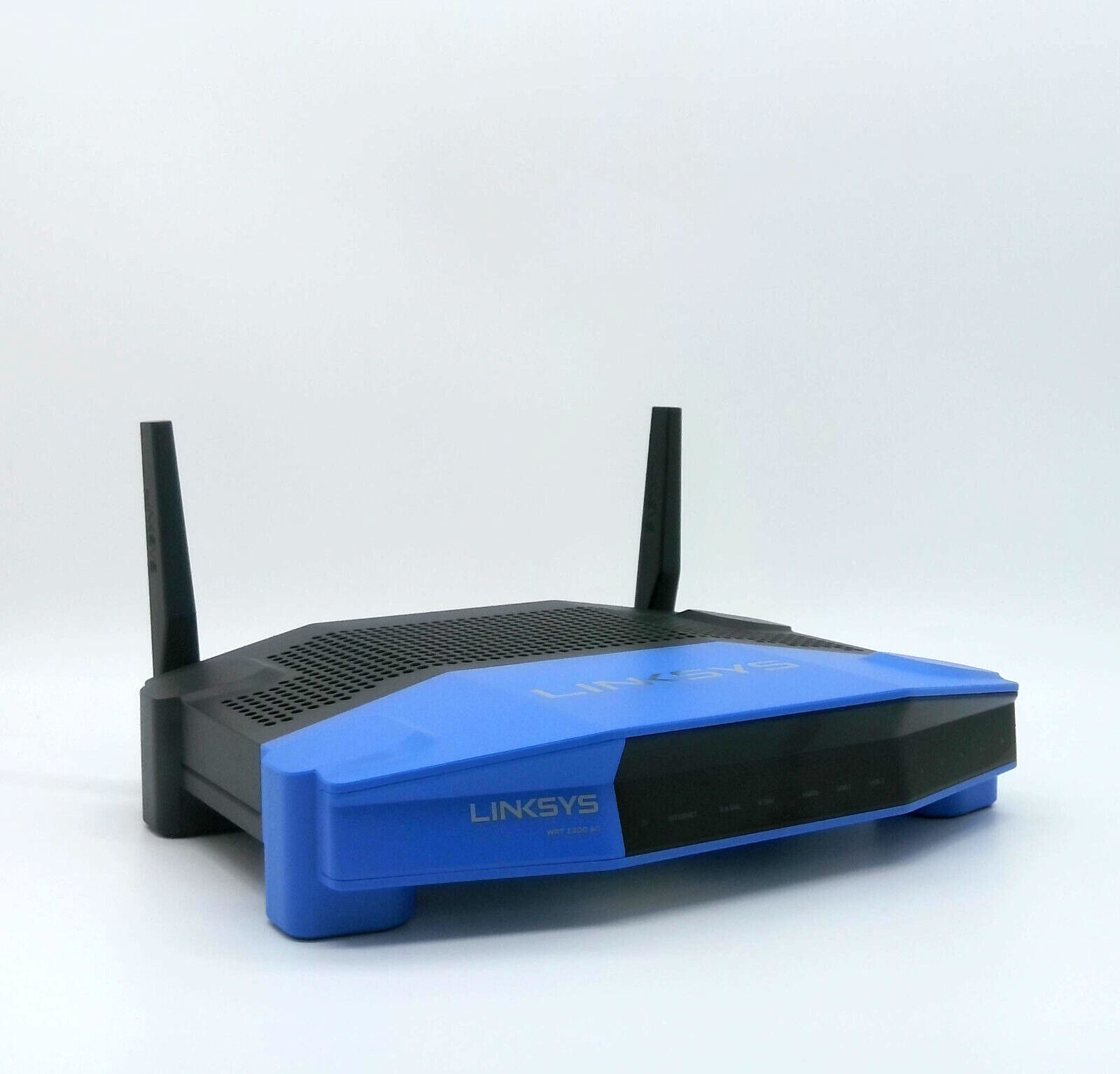 LINKSYS - WRT1200AC -  AC1200 Gigabit Wireless Dual Band Wi-Fi Router