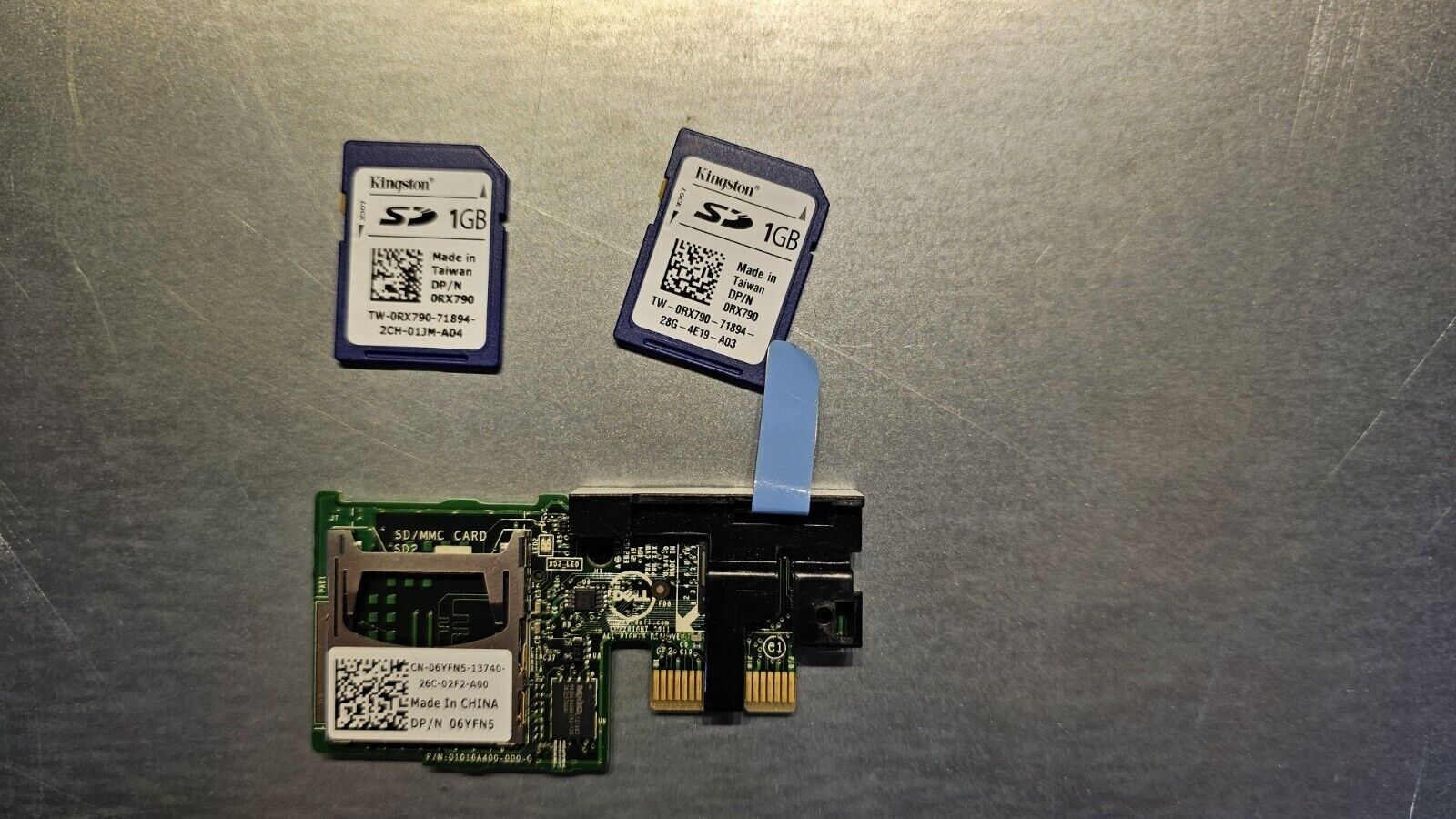 Dell PowerEdge Dual SD Card Reader Module w/ 2x1Gb SD Cards - PN 06YFN5 / 6YFN5