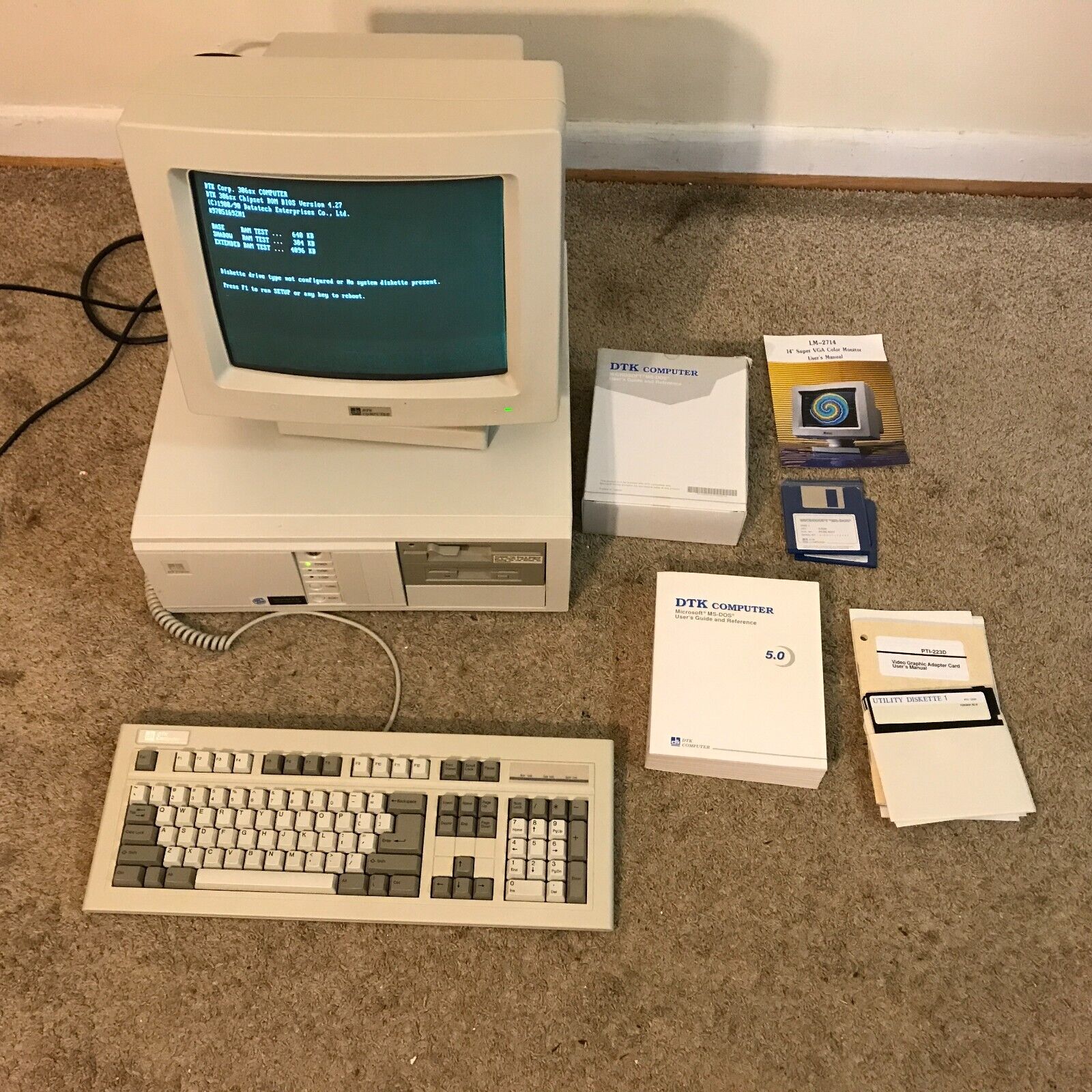 Vintage DTK PEER-2533 386sx Desktop Computer PC and Monitor System