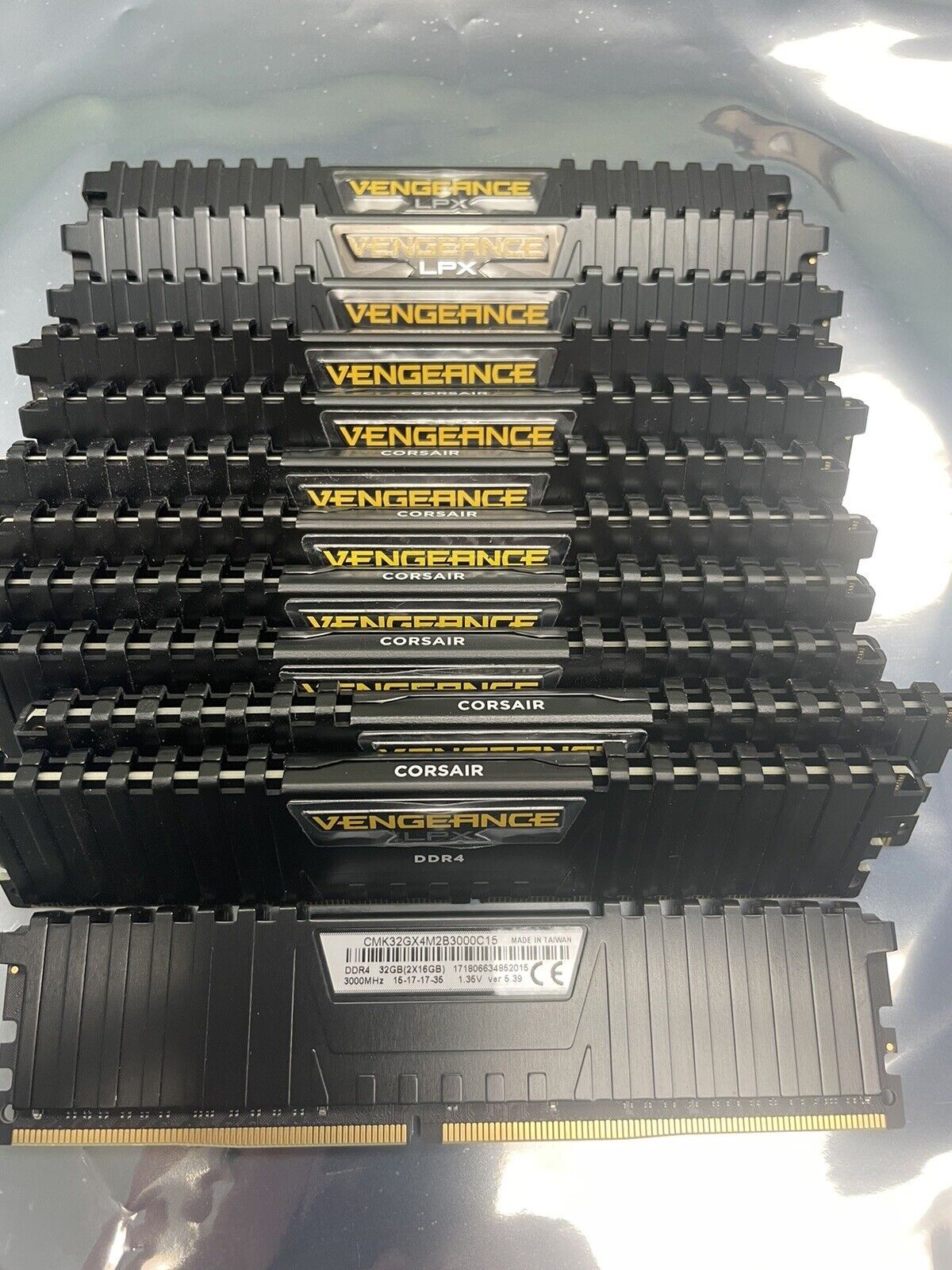Lot (12) 16GB Modules Corsair Vengeance LPX (Tota1 192GB) DDR4 3000Mhz Memory