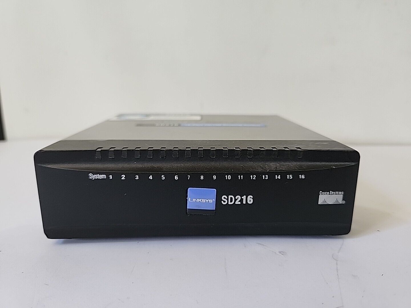 Linksys Model SD216 16-Port 10/100 Desktop Ethernet Network Switch Cisco Systems