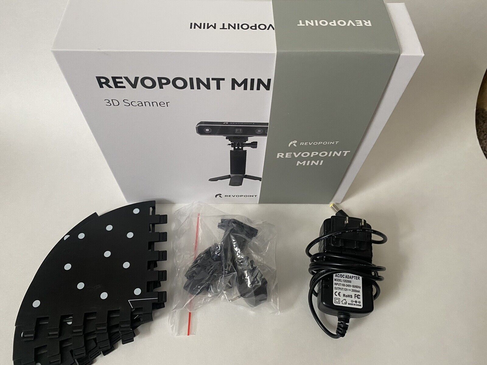 Revopoint MINI 3D Handheld Scanner with Dual-Axis Turntable, Excellent Condition