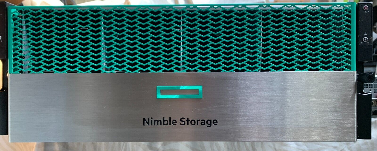HP Nimble Storage Array 4U HF20 Adaptive 2x Controller 24-Bay Q8H72A