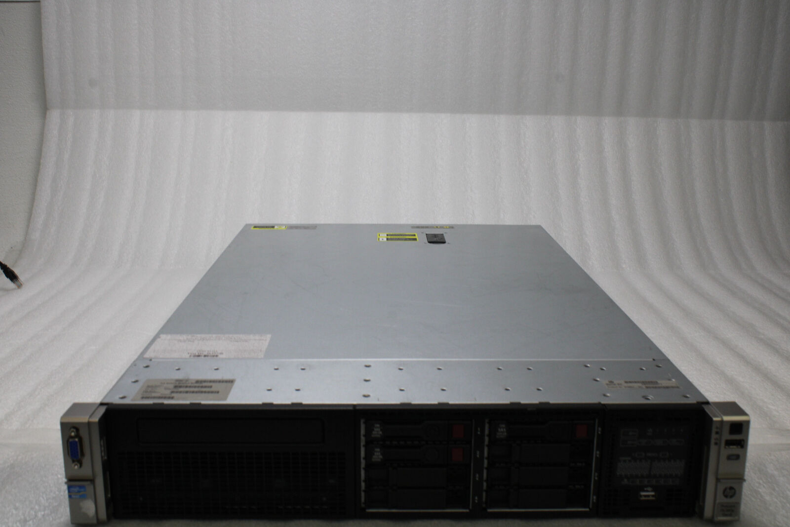 HP ProLiant DL380p Gen8 2U Server BOOTS Xeon E5-2609 2.40 16GB RAM 2TB HDD