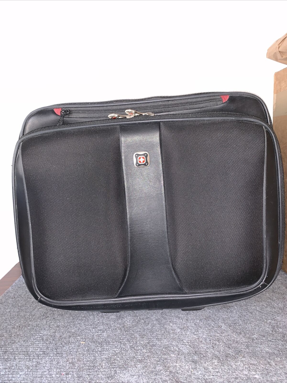 Swiss Gear Wenger Patriot Wheeled Business Case / Bag holds 17” laptop