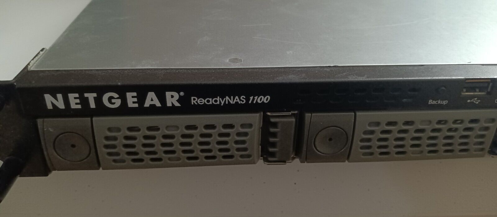 NETGEAR ReadyNAS 1100 Advanced Network Storage 4-Bay Server  NO DRIVES