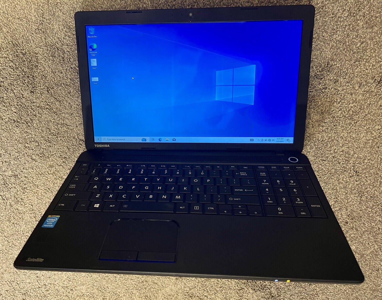 TOSHIBA Satellite C55-A5302 Laptop with SSD, 8GB RAM and Windows 10 Home Preload