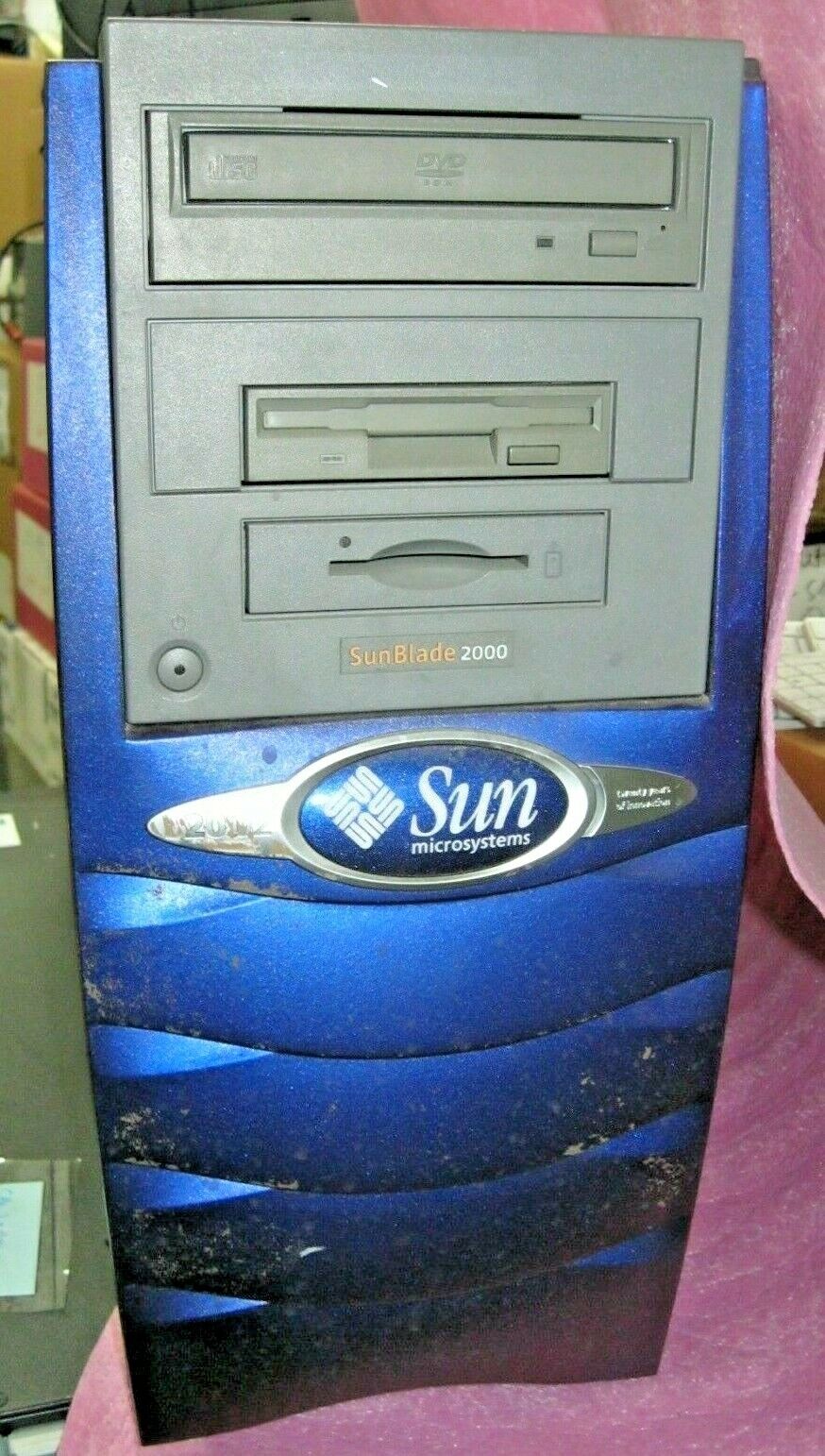 Sun Blade 2000 Workstation w/ 2 x 900Mhz CPU, 4GB Memory, DVD 