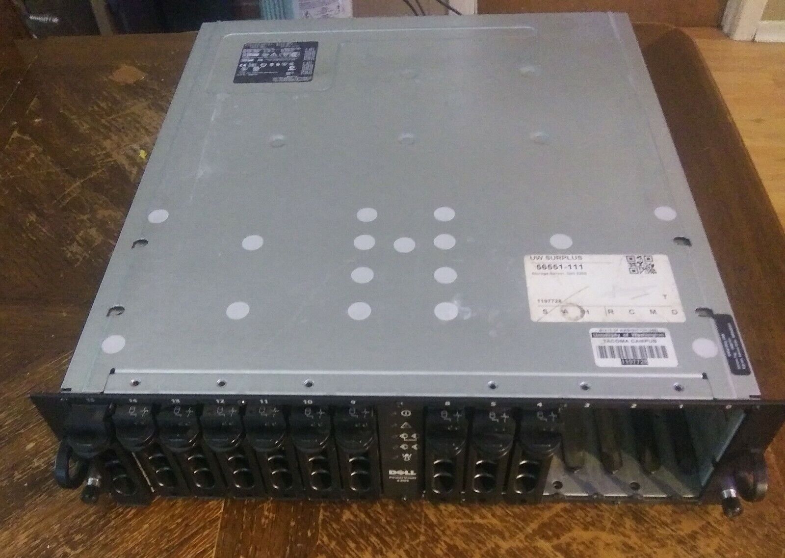 Dell PowerVault 220S 14 Bay Disk Array External Storage Enclosure
