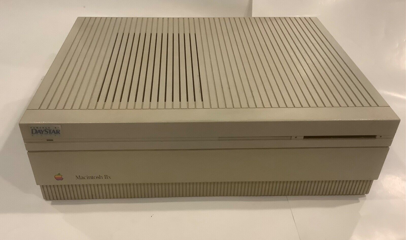 Apple Macintosh IIx M5840 Desktop Computer - Vintage 1988-1990 Mac