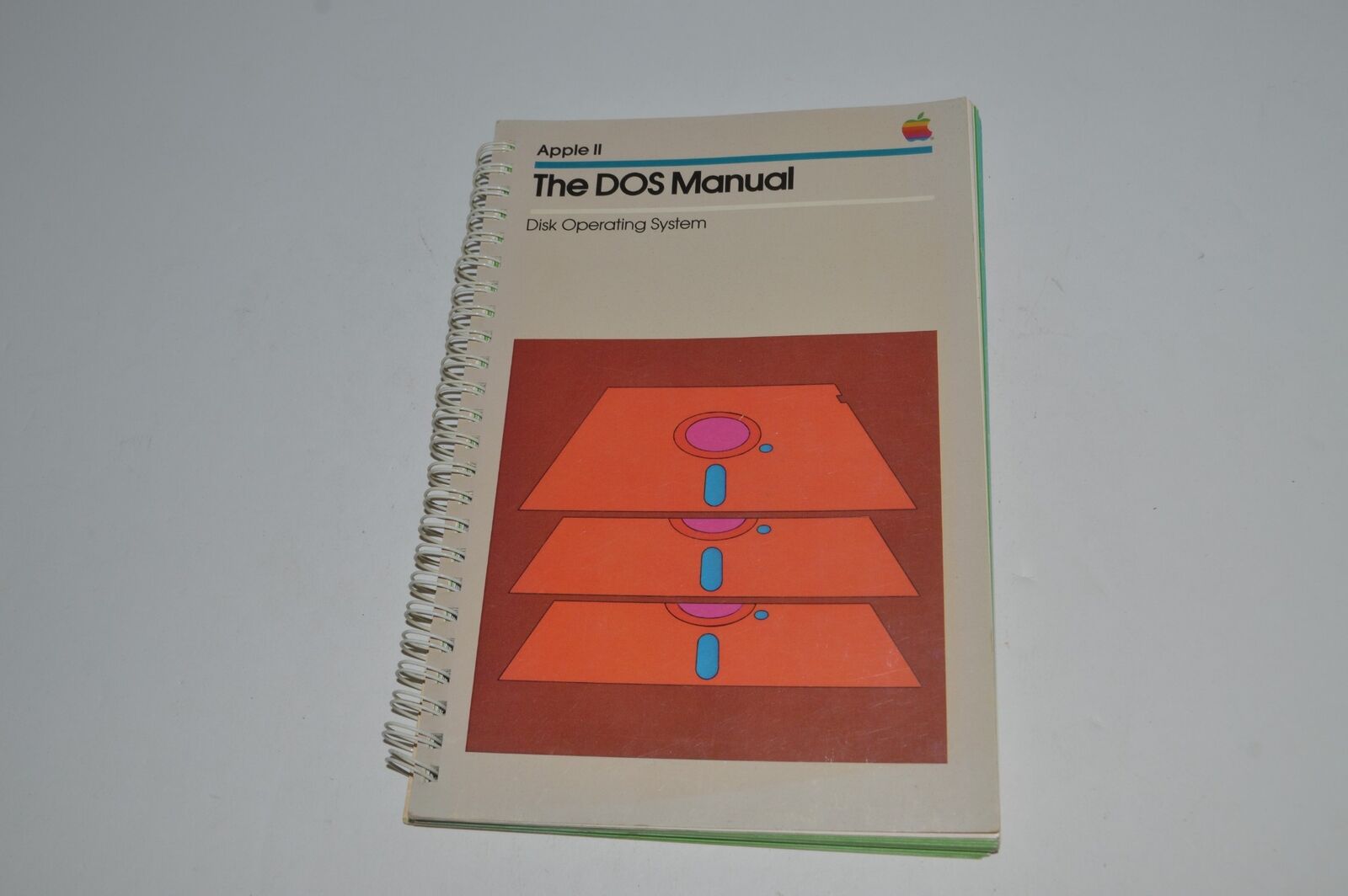 *TC* APPLE II THE DOS MANUAL DISK OPERATING SYSTEM  030-0115-8 (BOOK947)