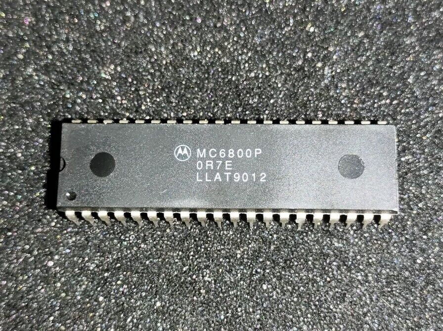 Vintage Rare Motorola MC6800P + Decorative Frame