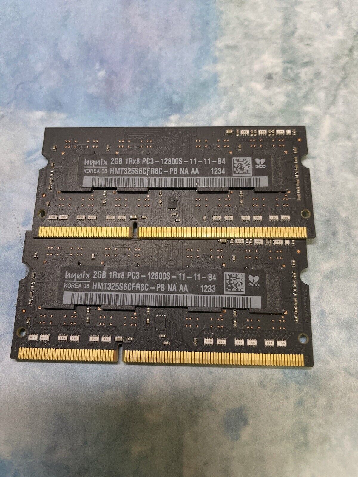 SK Hynix 2GB 1Rx8 PC3-12800s DDR3