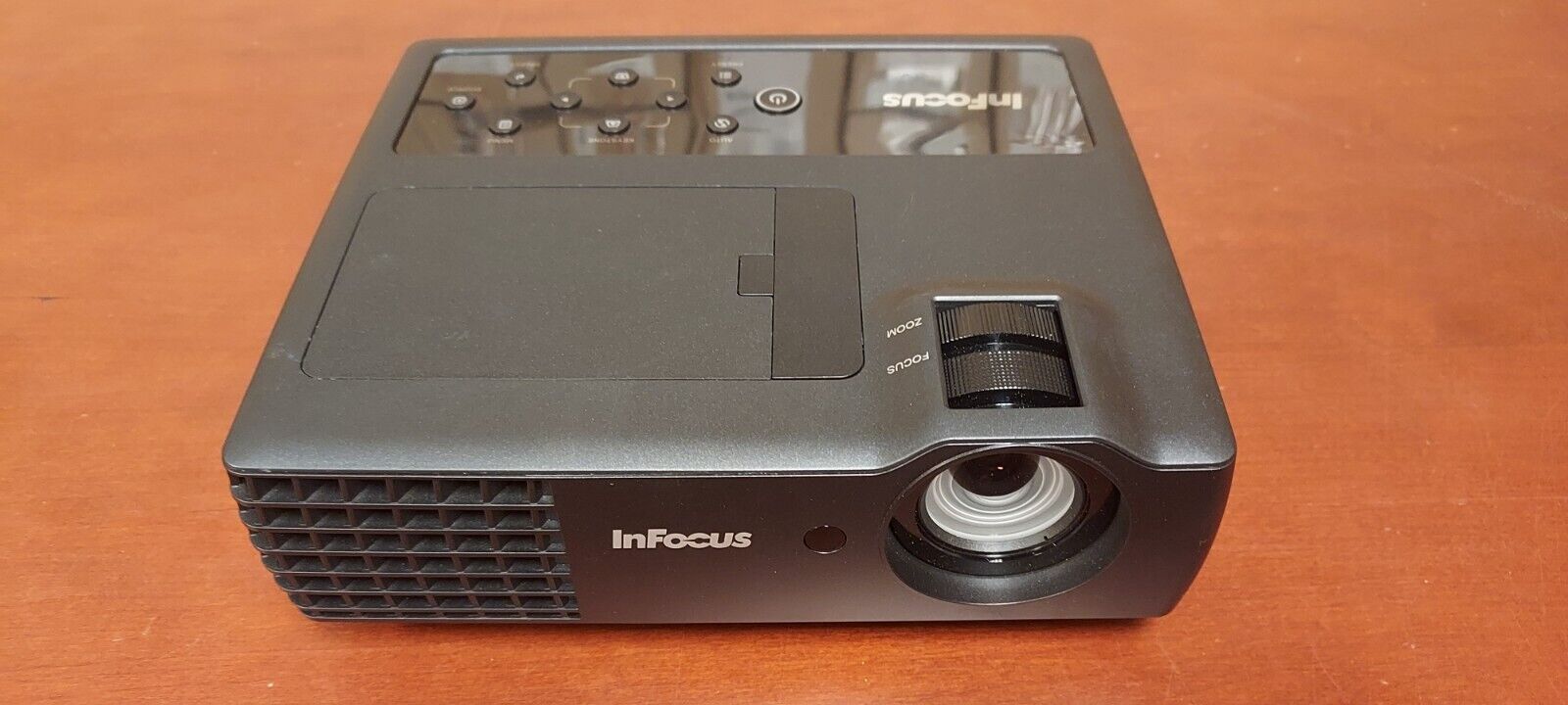InFocus IN1118HD portable HD projector