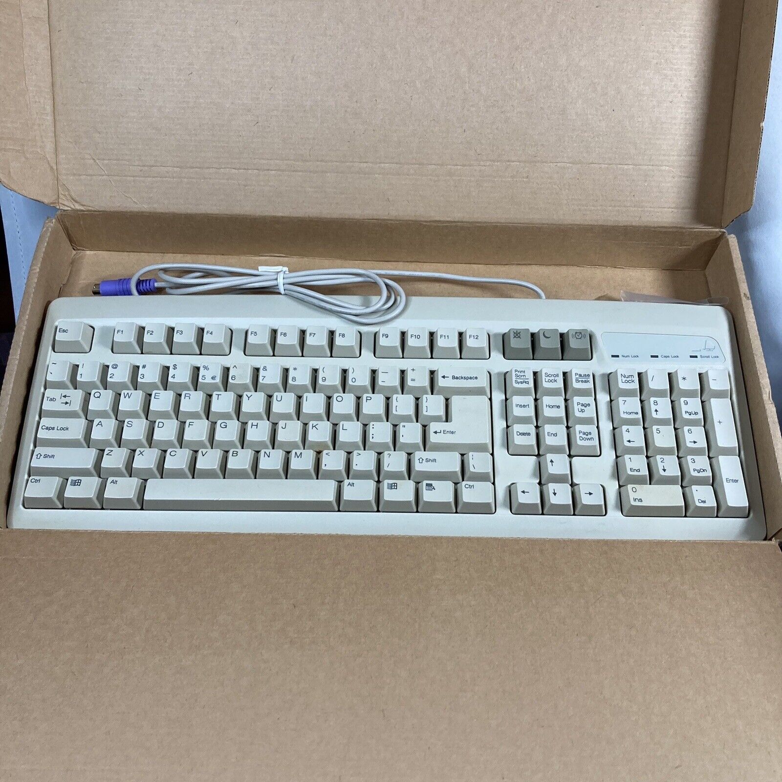 Vintage BTC Model 51235 Keyboard