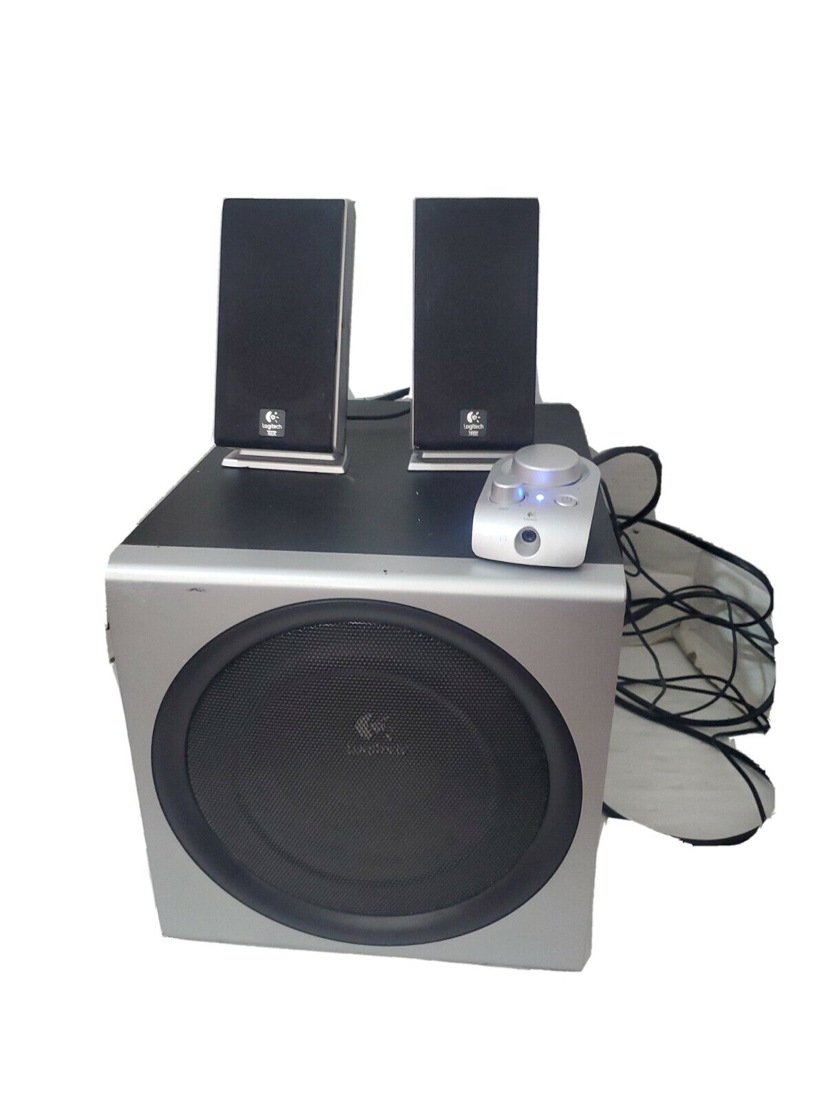Logitech Z-2300 2.1 Computer Speaker System Subwoofer, Volume Control Pod Silver