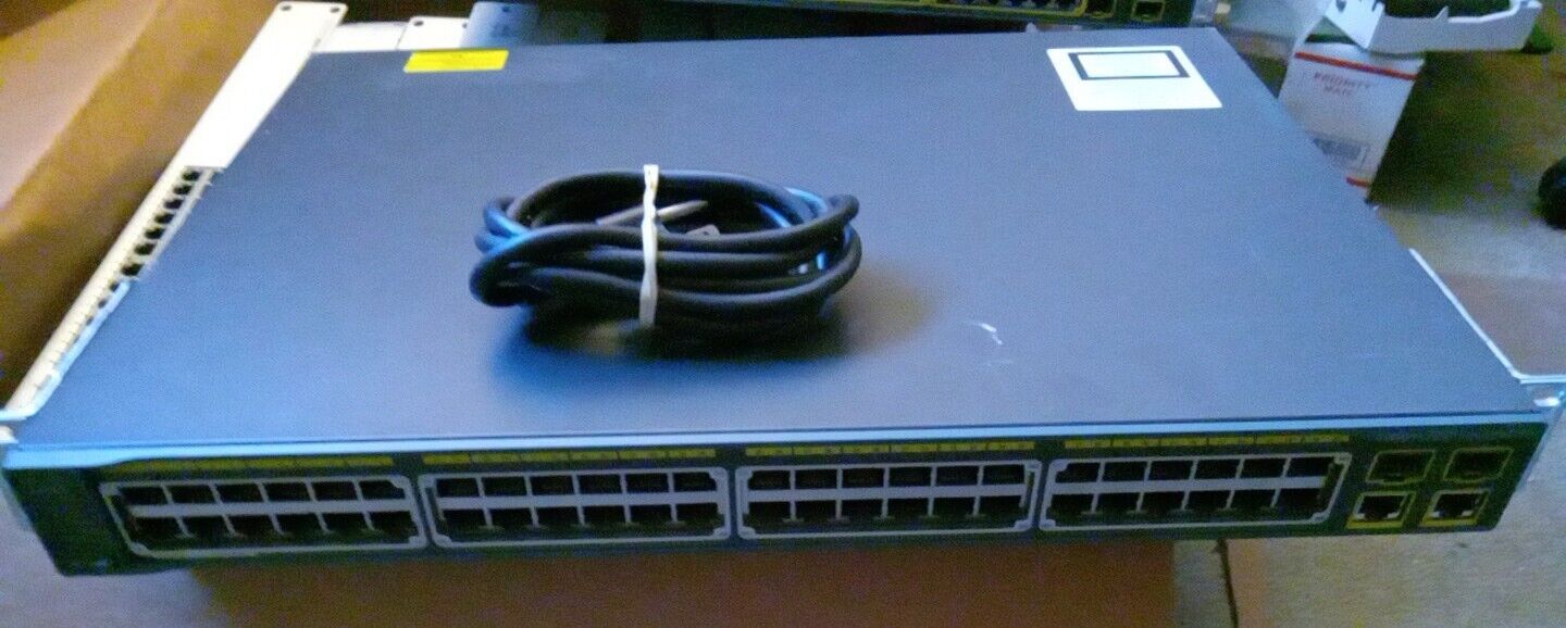 Cisco Catalyst 2960 48 Port PoE Gigabit Ethernet Network Switch w/power chord 