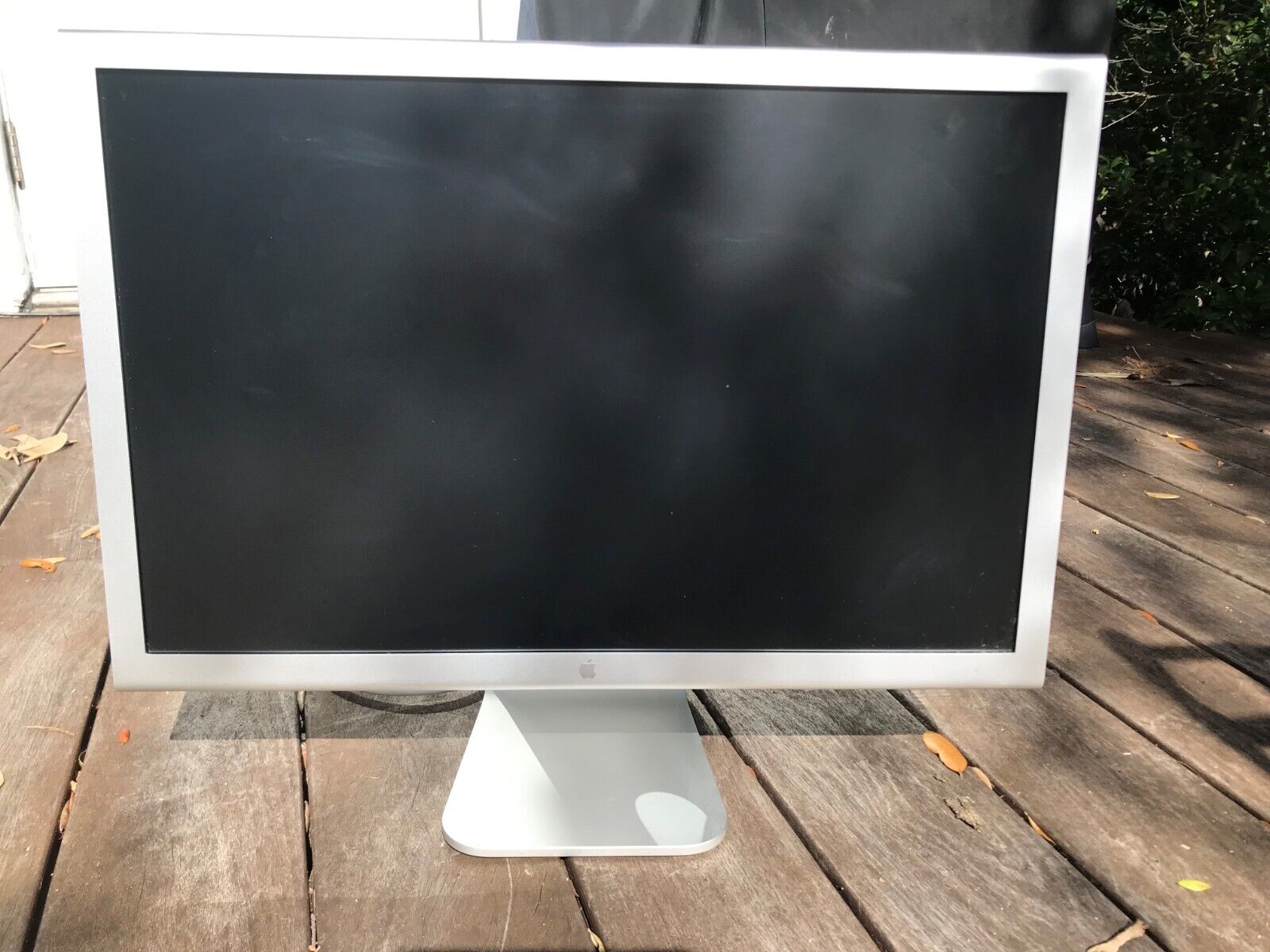 Apple Cinema 23 in Widescreen LCD Monitor - Silver
