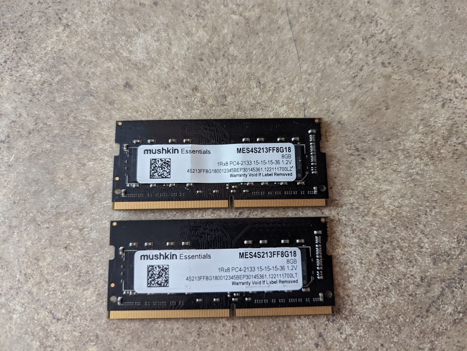LOT OF 2 8 GB MUSHKIN ENHANCED ESSENTIALS  260-PIN DDR4 MES4S213FF8G18X2 V3-1(9)