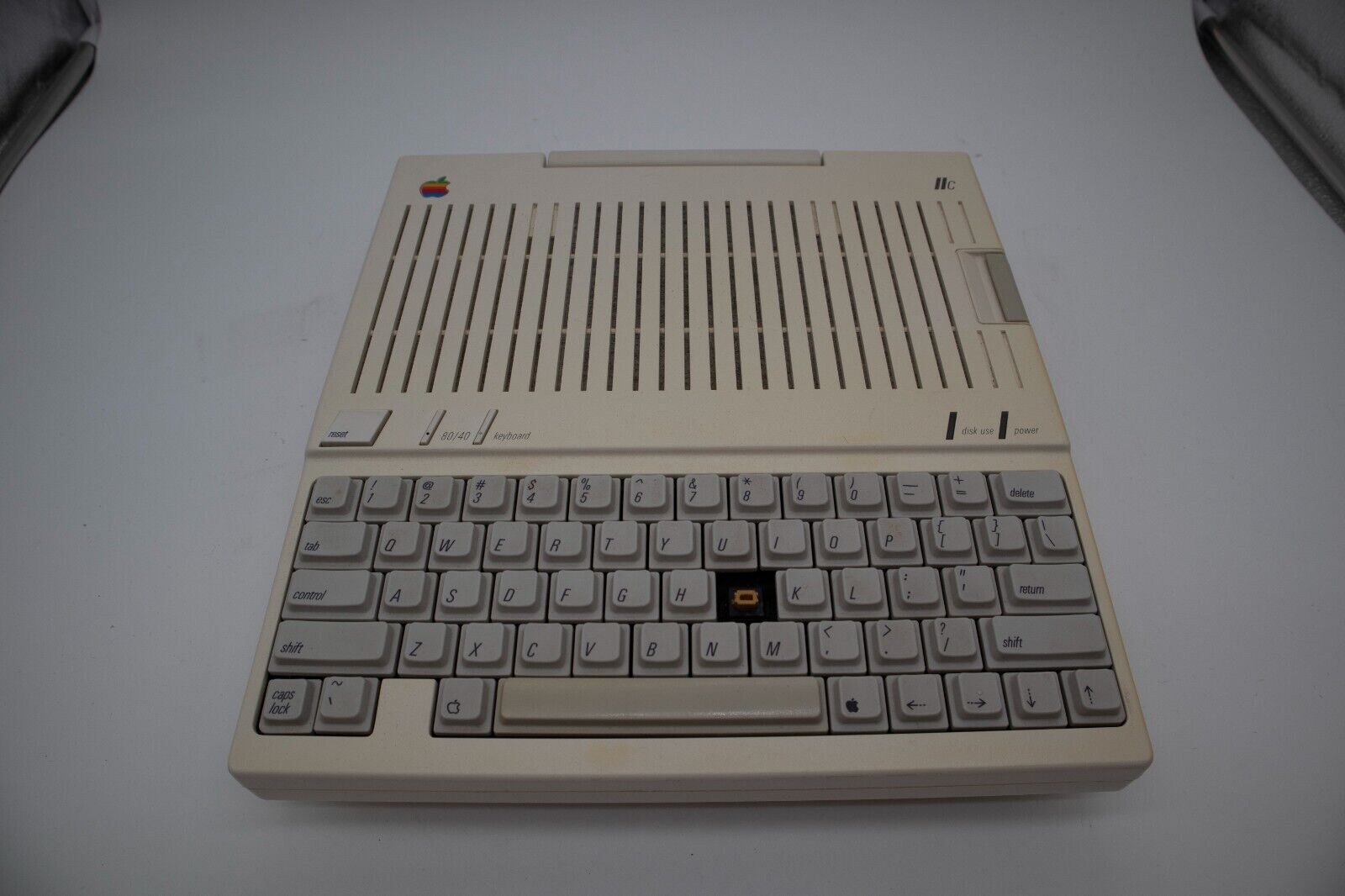 Apple IIc 2c A2S4000 TESTED *Missing a key* *READ*