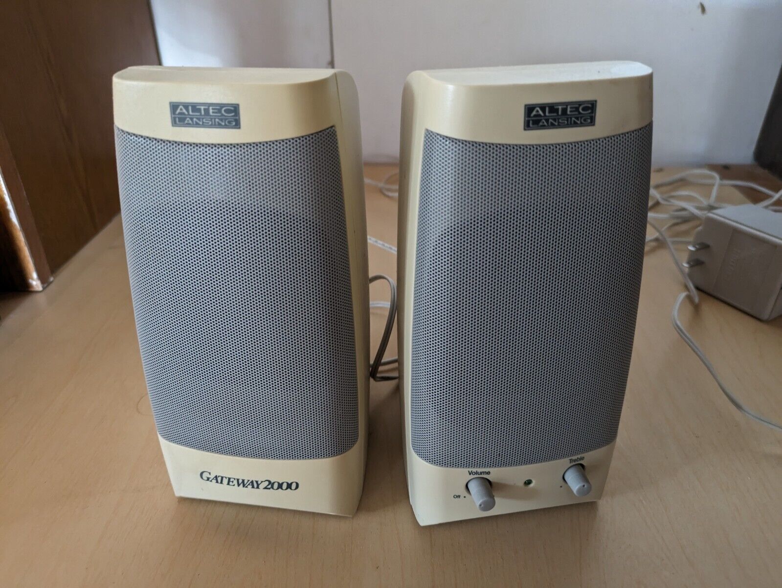 Vintage Altec Lansing ACS95W/GCS100 Multimedia Computer Speaker System W/ Cables