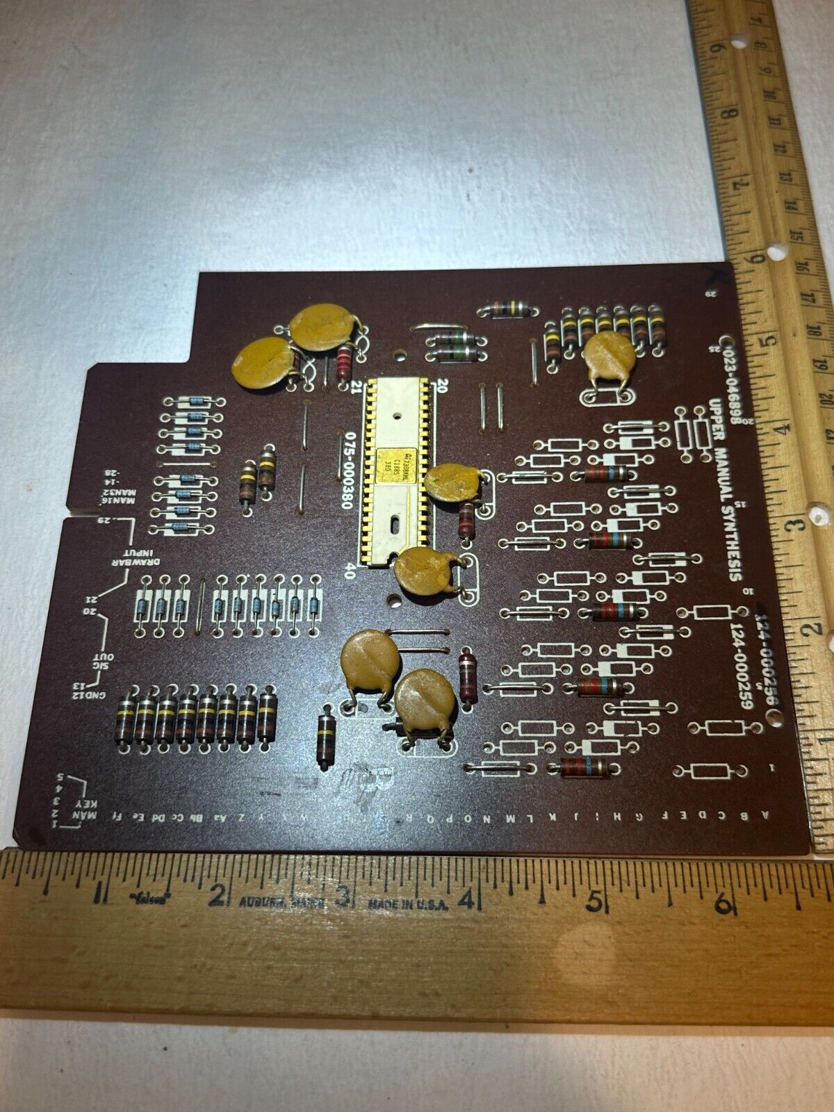 Vintage 1973 AMI C1885 Mostek 6008P White Ceramic Gold CPU Microprocessor 40 PIN