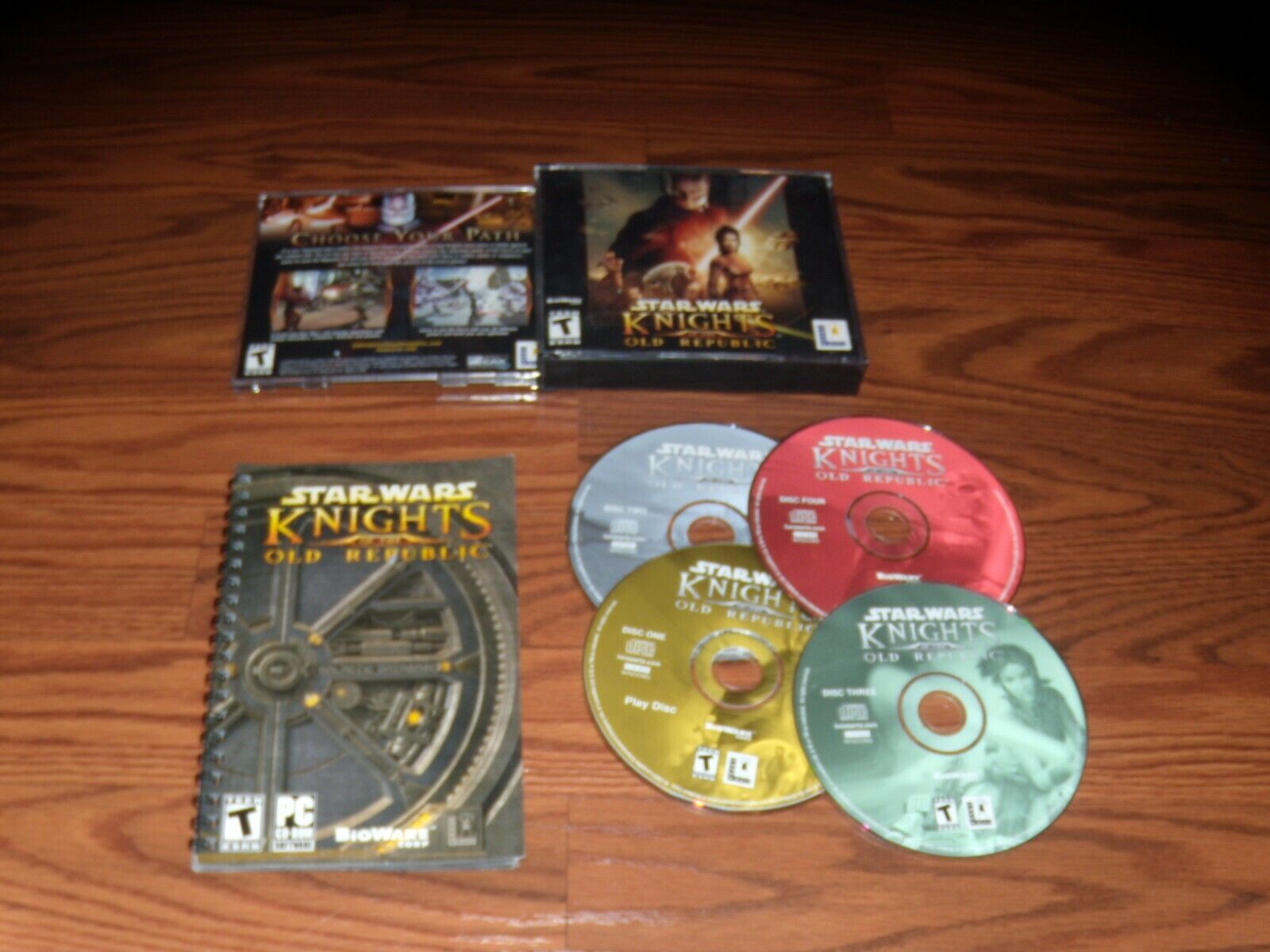 Star Wars Knights of the Old Republic (PC, 2003) Game CD-ROM with manual
