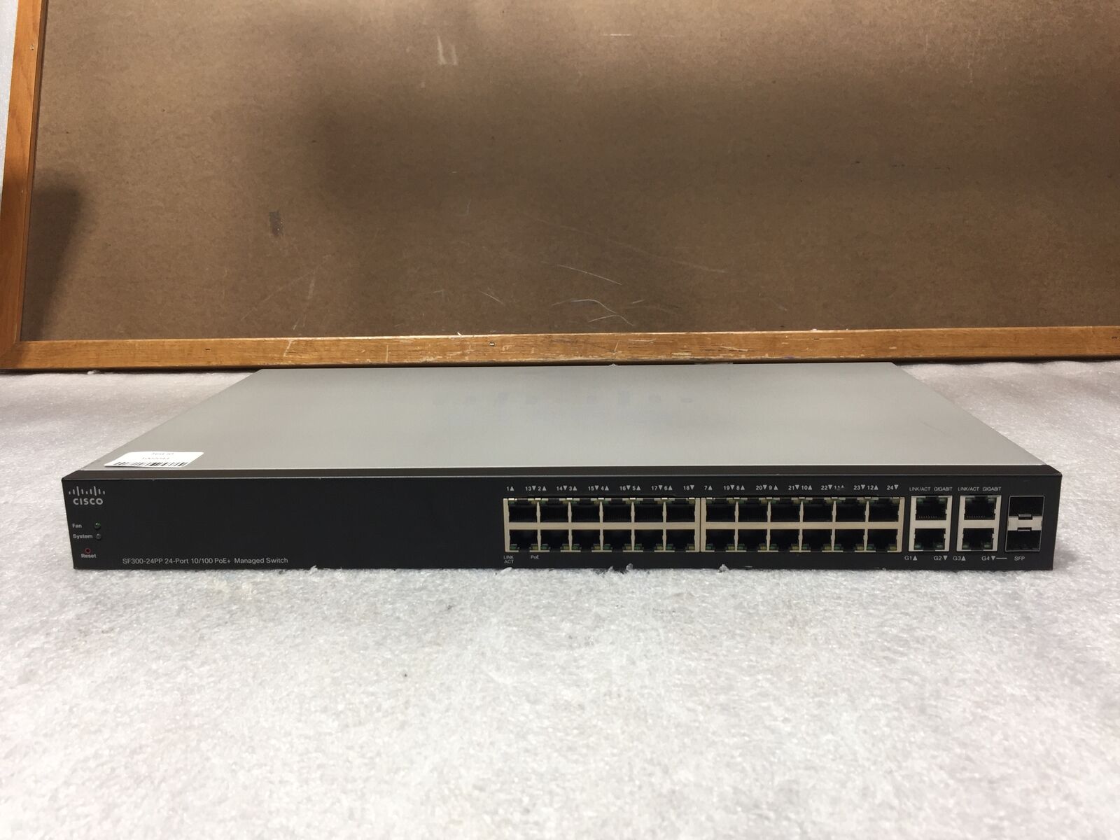 Cisco SF300-24PP 24 Port 10/100 POE+ Managed Switch POE Plus TESTED RESET