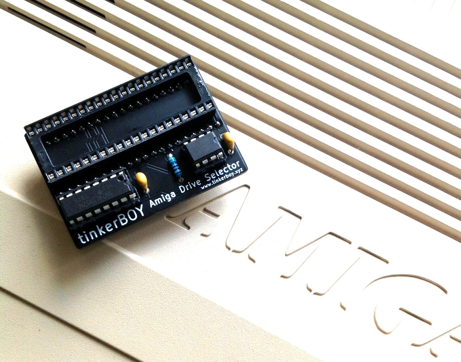 tinkerBOY Switchless Amiga Boot Drive Selector