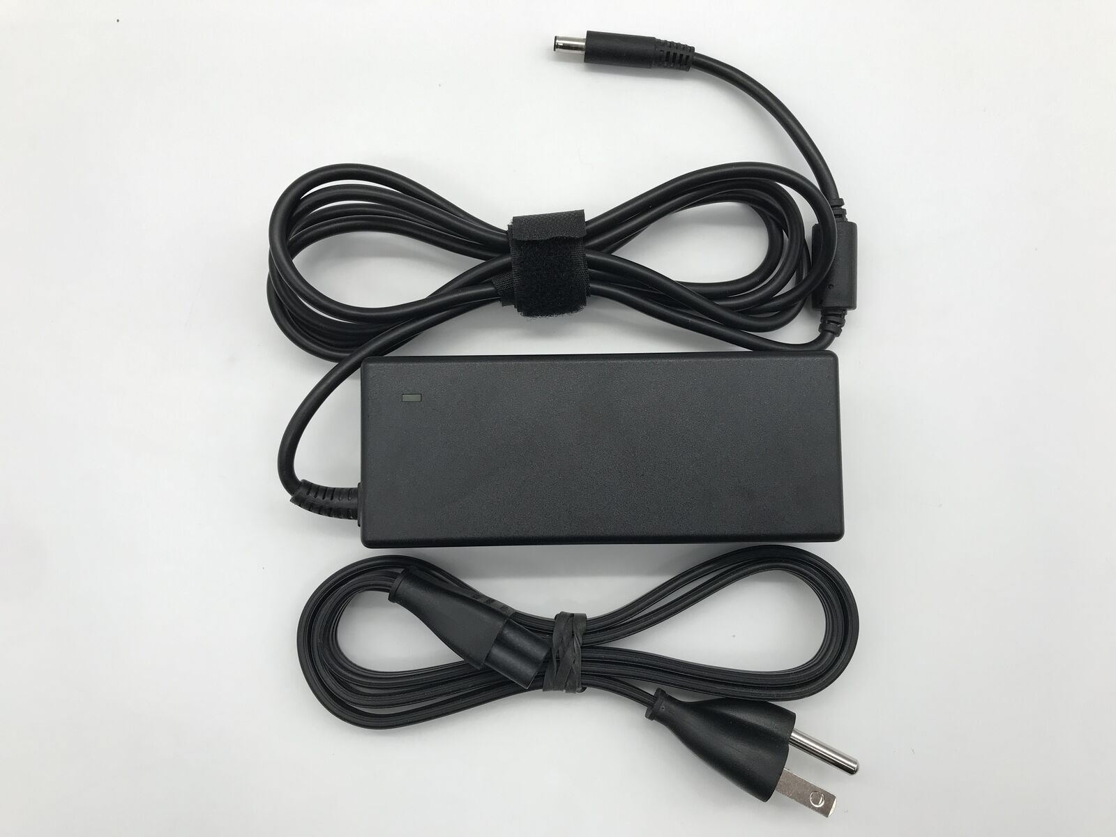 Genuine DELL 90W LAPTOP AC ADAPTER 19.5V 4.62A 4.5MM SMALL TIP 0RT74M 0URJN1