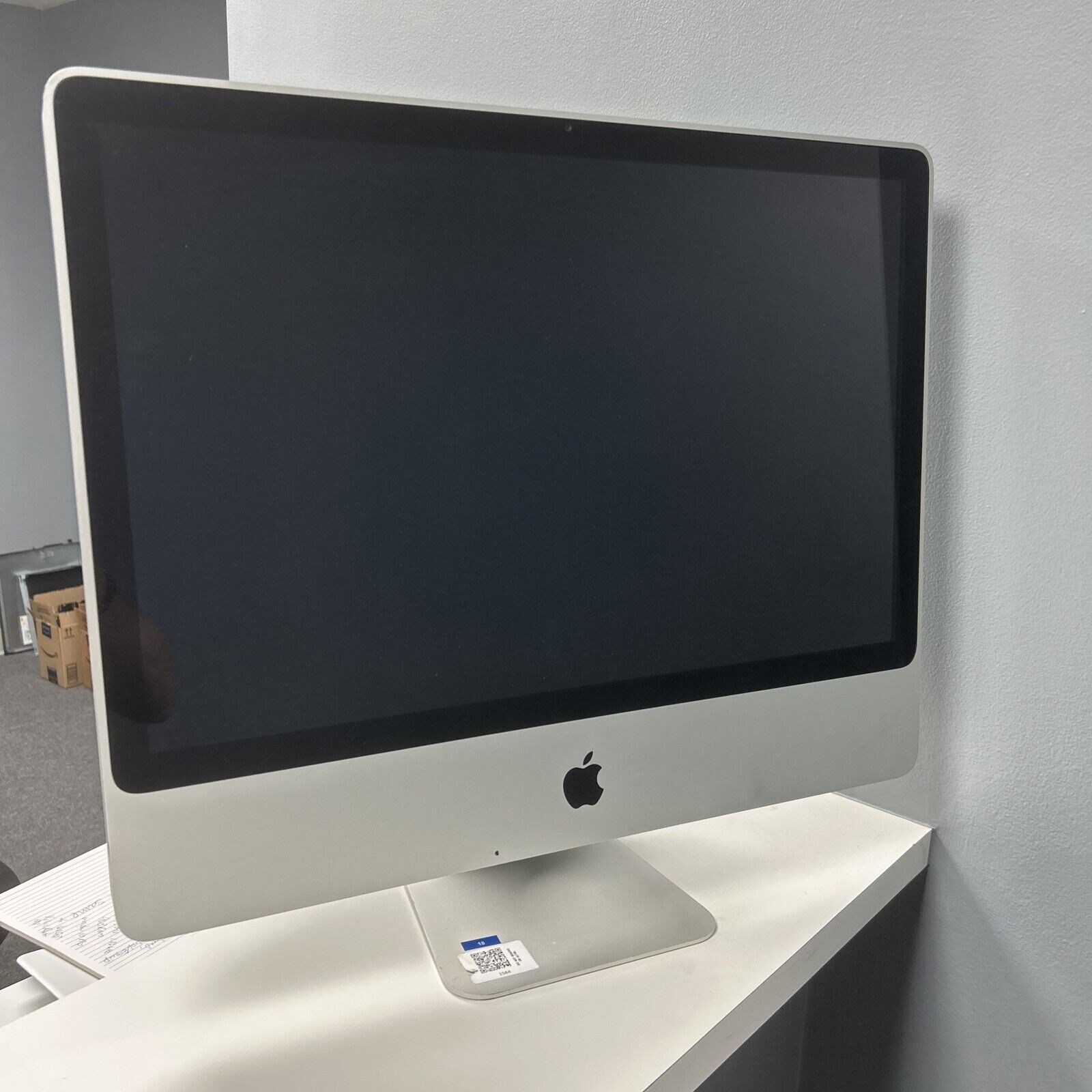Qty 1 Apple iMac 