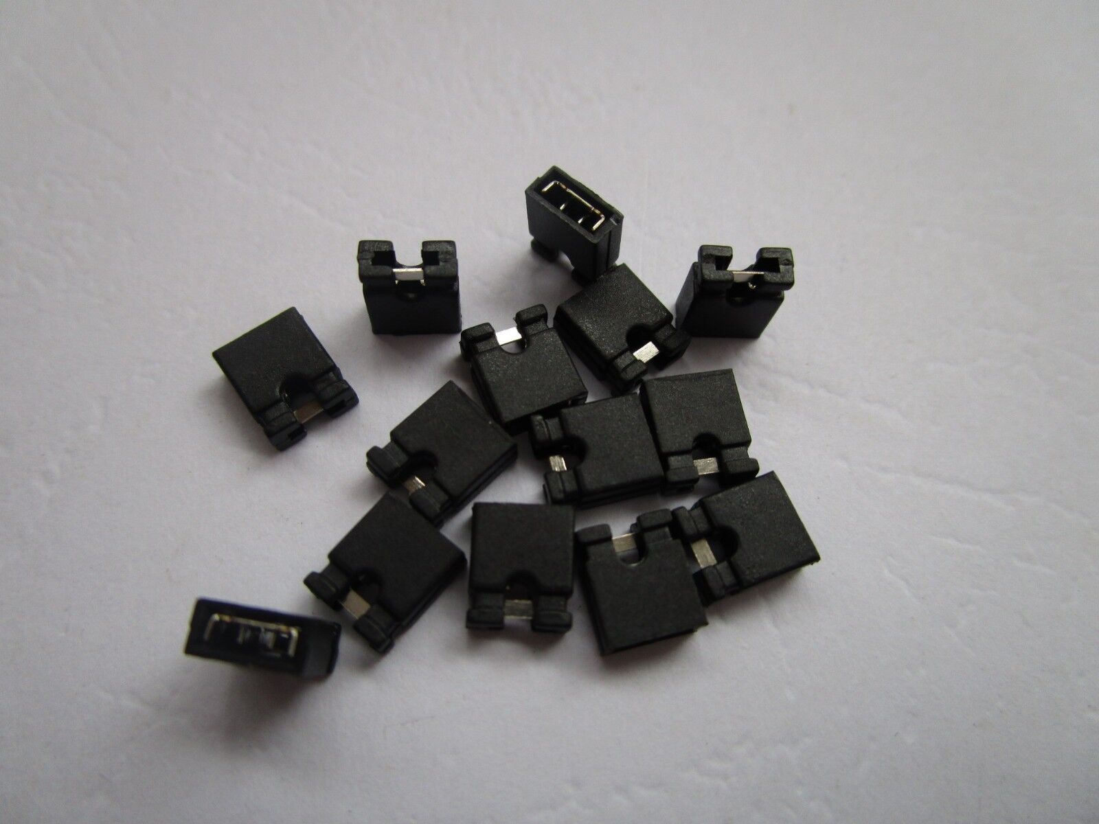 2000 pcs 2.54mm Mini Jumper Shorted Cap Black Standard Circuit Board 6x5x2mm