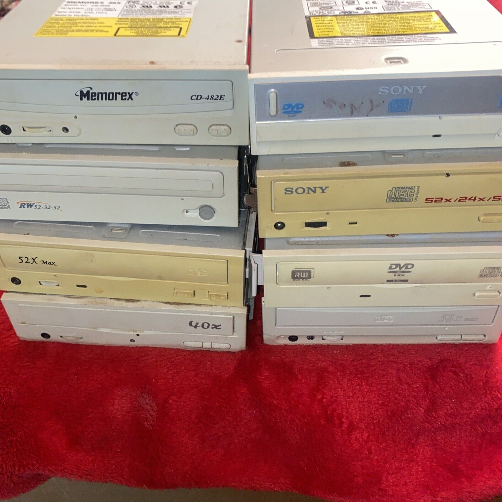 Lot of eight white/beige desktop computer cd rom dvd RW drives