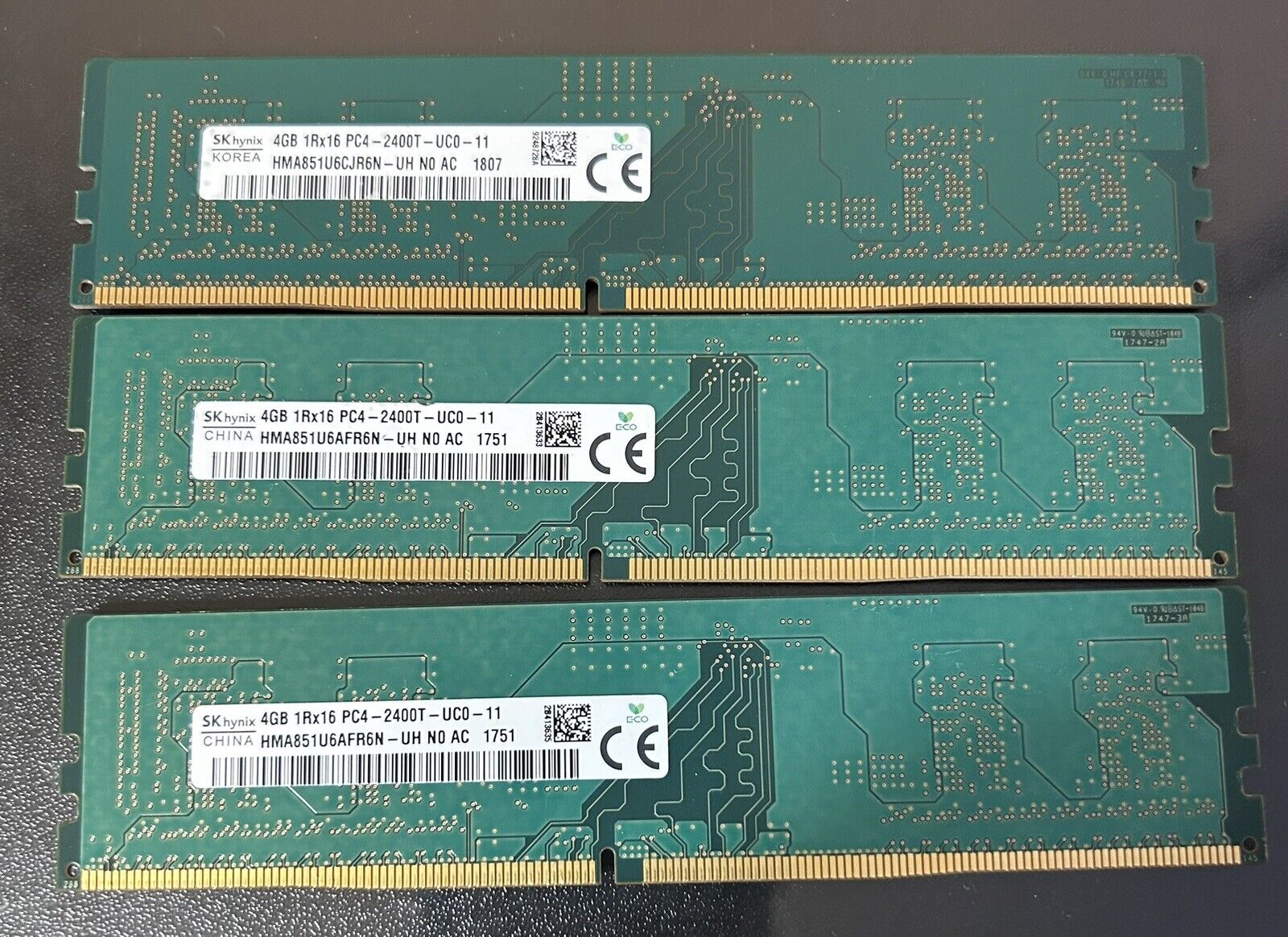 SKhynix 4GB 1Rx16 PC4 - 2400T - UC0 - 11HMA851U6AFR6N- UH NO AC