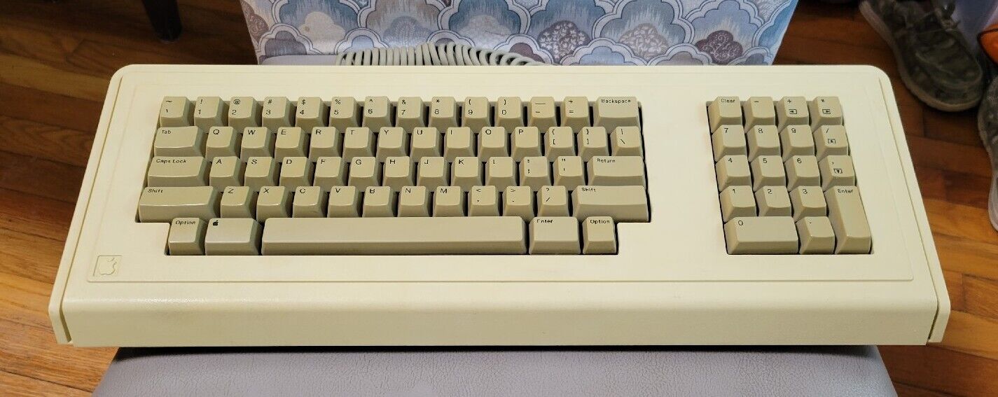 RARE Vintage Apple Macintosh Lisa Keyboard A6MB101 - Untested