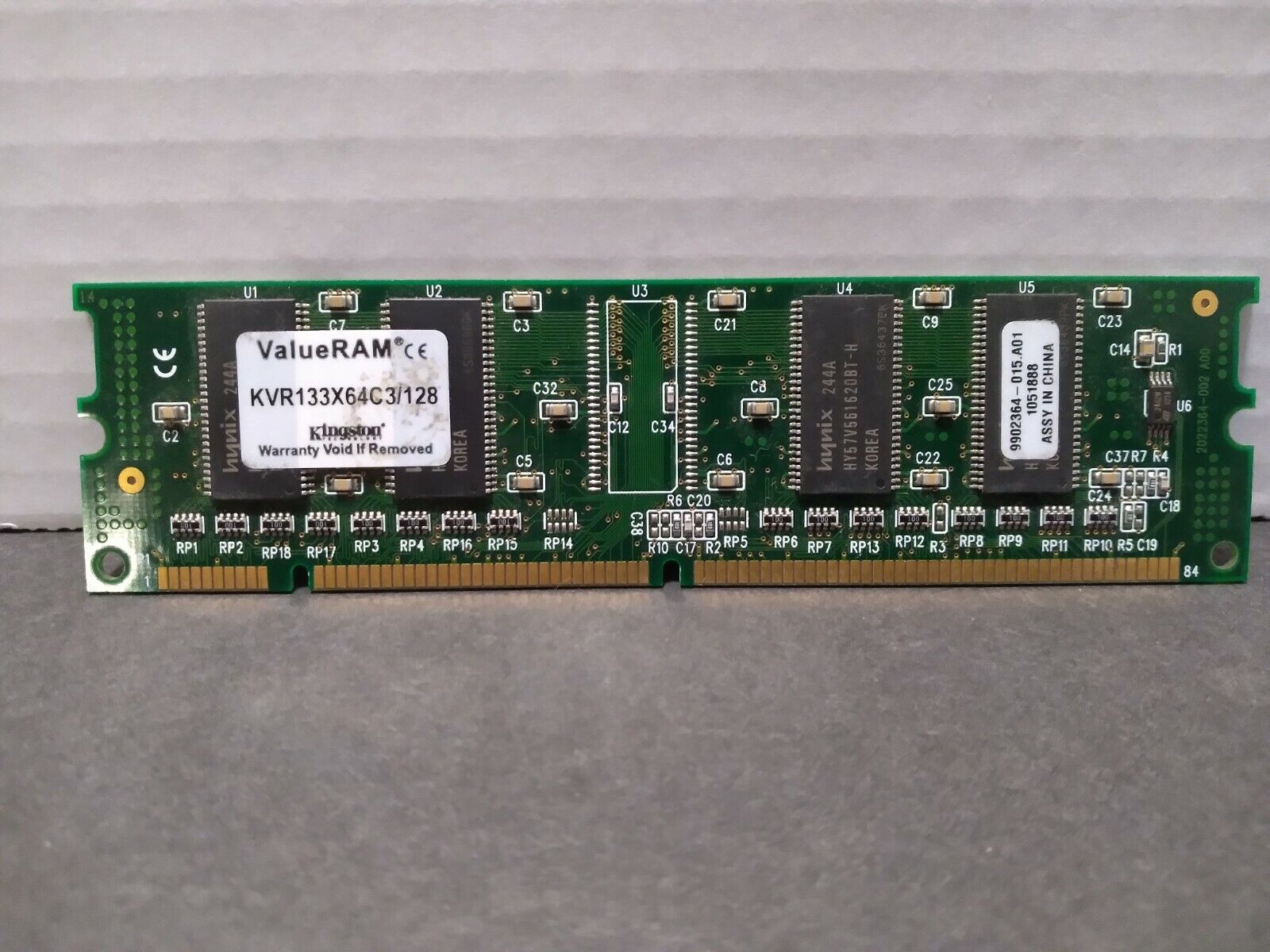 Kingston PC-133 128 MB DIMM 133 MHz SDRAM Memory (KVR133X64C3/128)