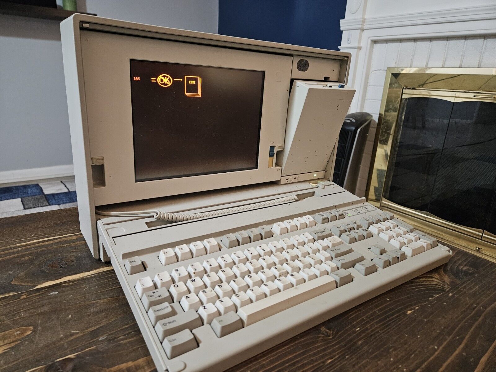 IBM Personal System/2 P70 386 Portable Computer - Type 8573-121 P/N 65X1580