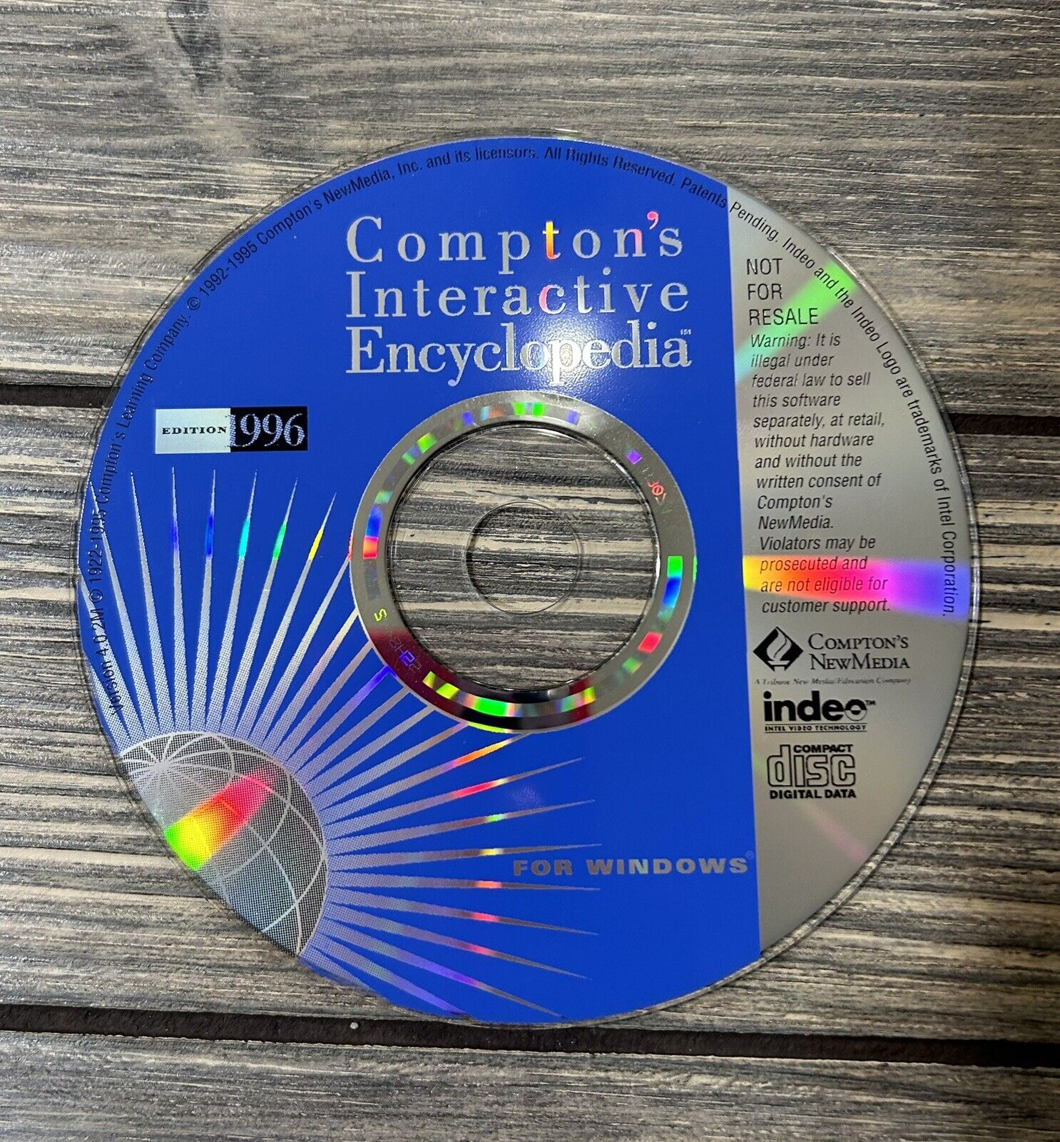 Vintage 1995 Comptons Interactive Encyclopedia Disc Edition 1996