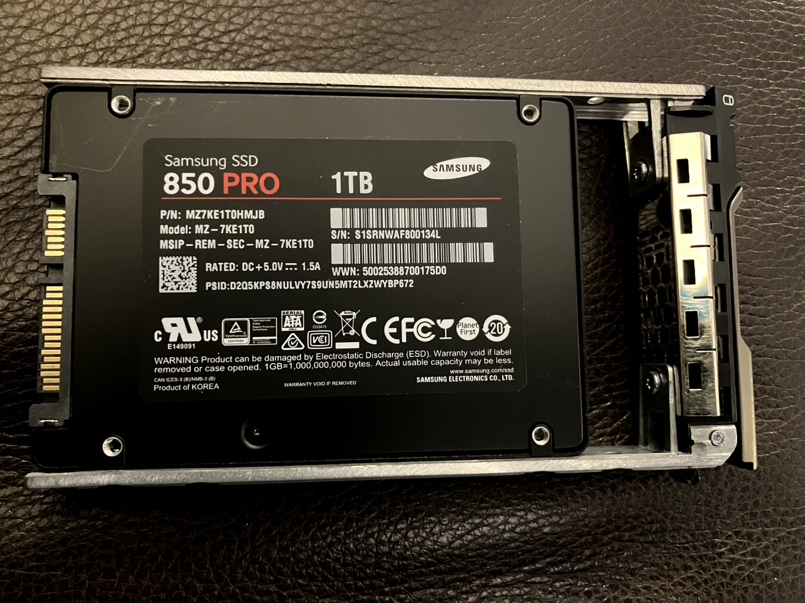 Samsung SSD MZ7KE1T0HMJP  850 PRO 1TB SATA disk in Dell tray