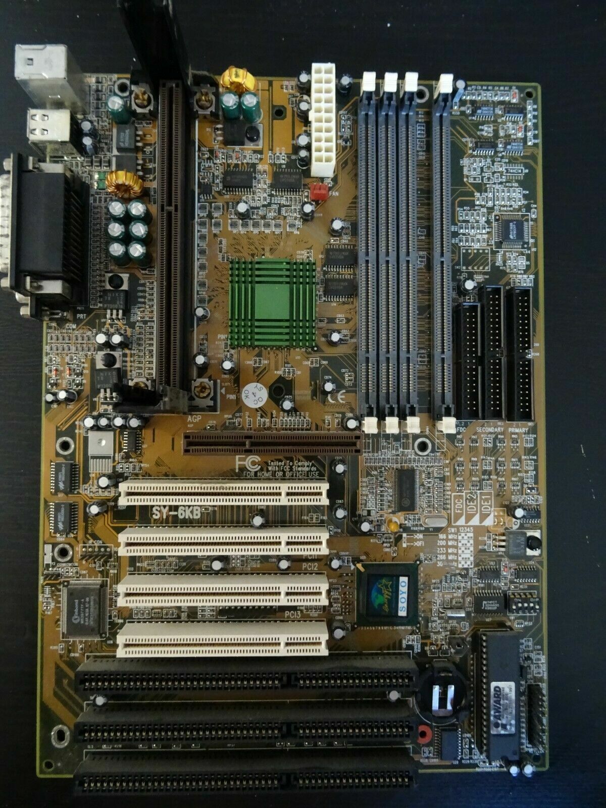 Soyo SY-6KB - Intel 440 LX Chipset - ISA,PCI,AGP