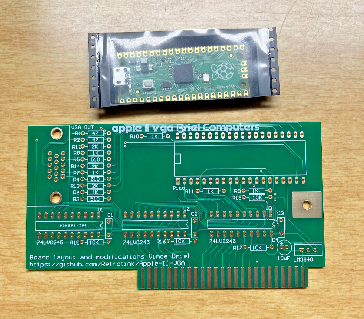 APPLE II, II+, IIe VGA Graphics Card and Pi PIco Razor Sharp Graphics