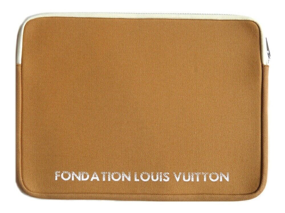FONDATION LOUIS VUITTON Laptop Sleeve Case Bag Camel 27cmx36cmx1.5cm New Japan