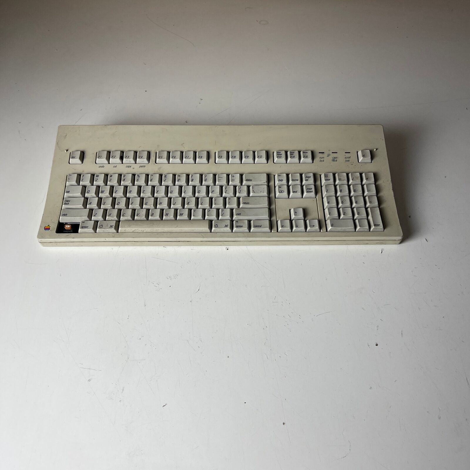 Vintage Apple M0115 White Portable ADB Port QWERTY Standard Extended Keyboard