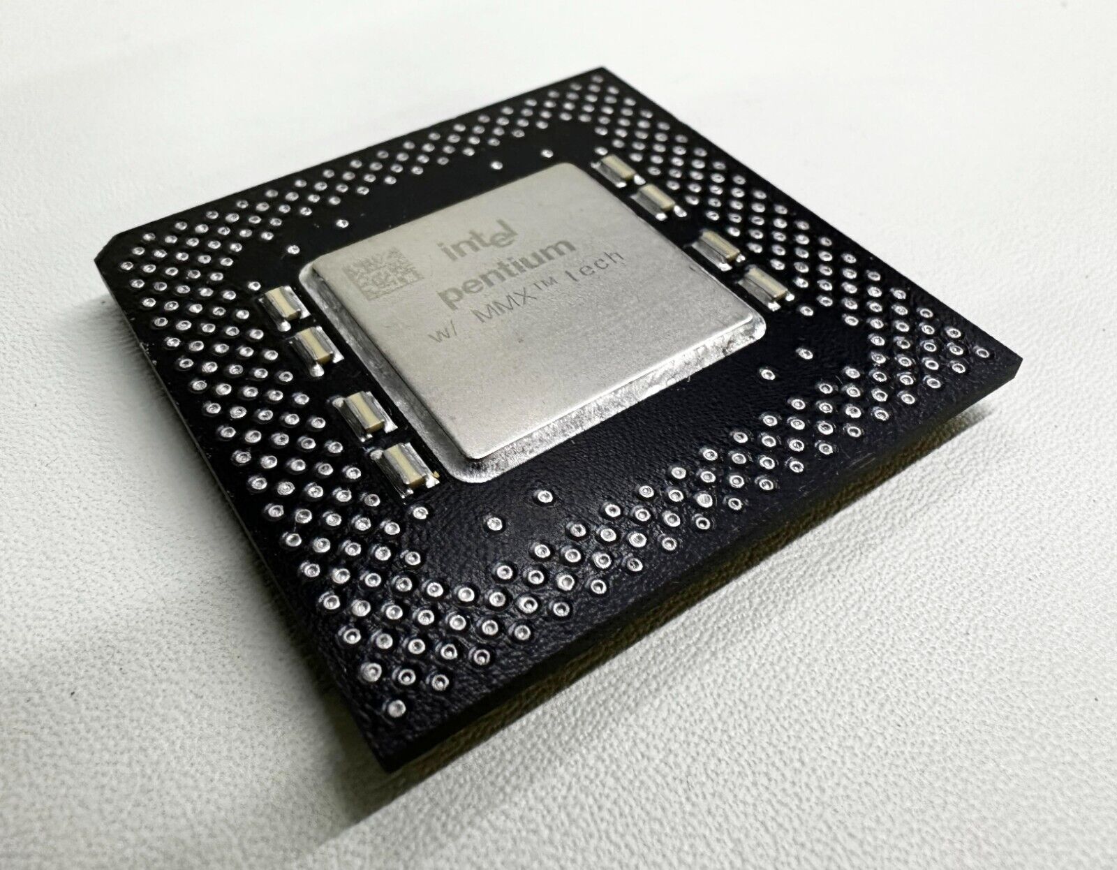Vintage Intel Pentium MMX 233 MHz Desktop CPU Processor - SL27S - FV80503233