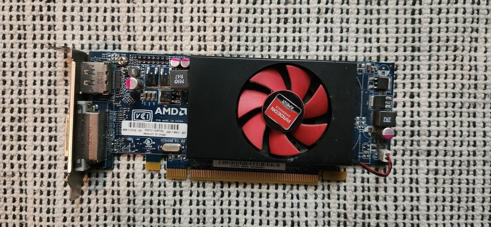 DELL 07W12P AMD Radeon HD 8490 PCI-E 3.0x 16 1GB GDDR3 Video Graphics Card