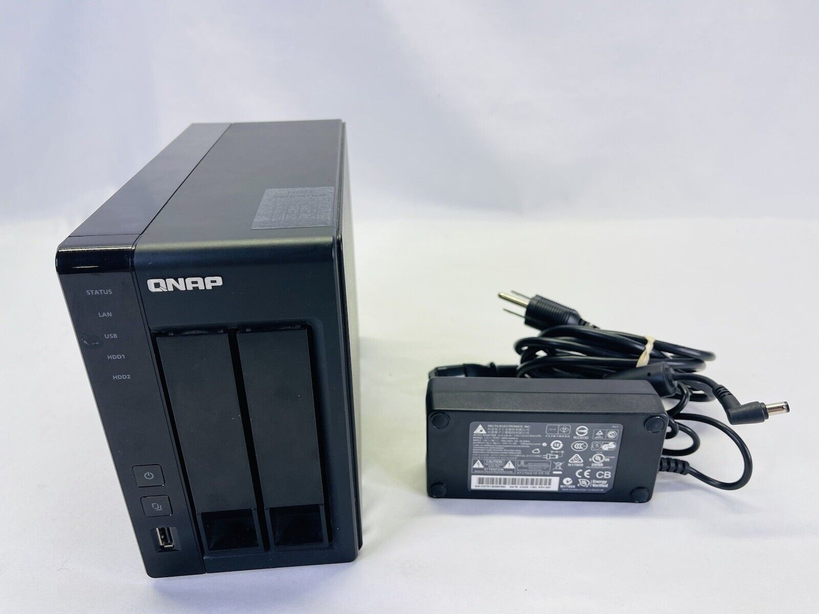 QNAP TS-219P II NAS Network Attached Storage 2x 2TB Seagate Drives W/ Power Cord